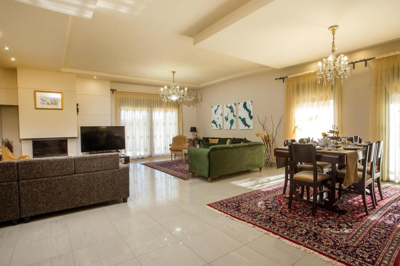 Villa De Manu